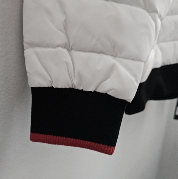 Men's GUESS White Puffer Quilted Jacket Hooded Red Trim XL - Picture 2 of 12